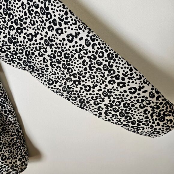 EUC LIKE NEW LOFT PRINTED SPLIT V NECK LONGSLEEVES TOP SIZE XL - Picture 4 of 13